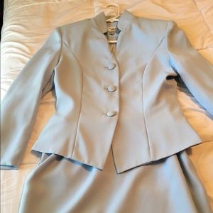 Versei blue skirt suit